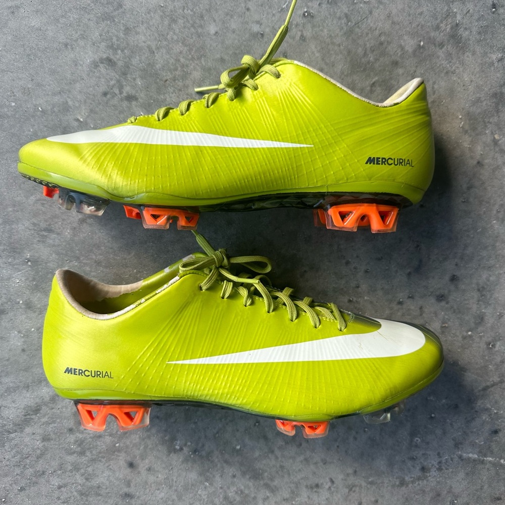 NIKE MERCURIAL SUPERFLY II FG SIZE 9